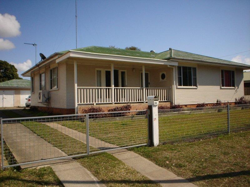 39 BEACH ROAD, Pialba QLD 4655