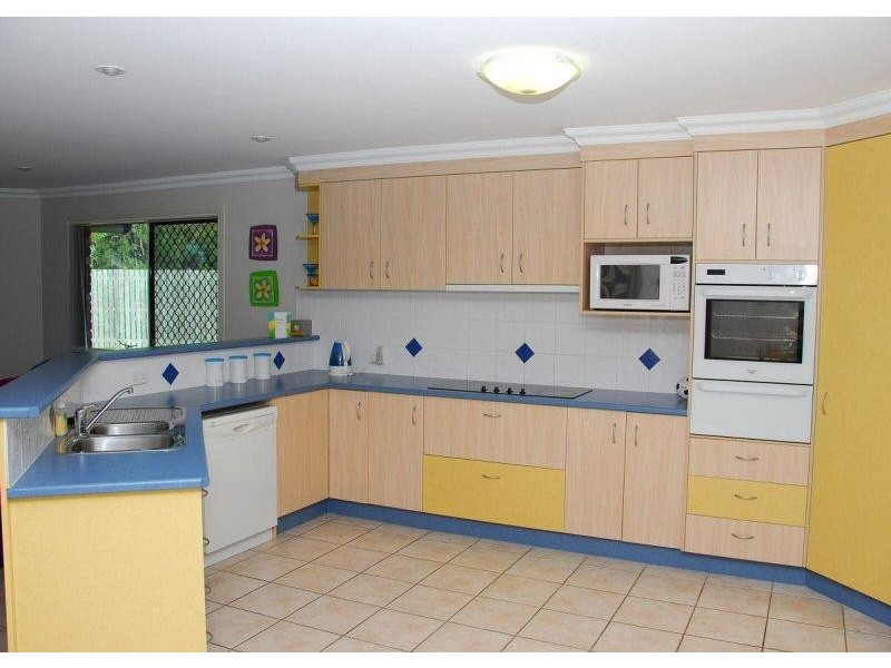 6 GLEN EAGLES CLOSE, Wondunna QLD 4655