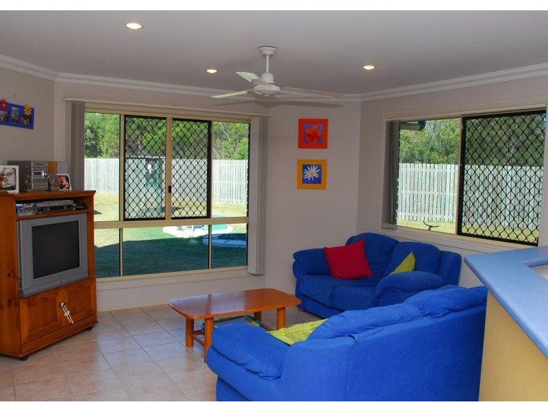 6 GLEN EAGLES CLOSE, Wondunna QLD 4655
