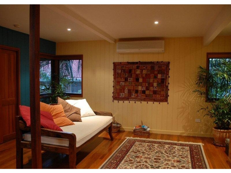 85 LONG STREET, Point Vernon QLD 4655