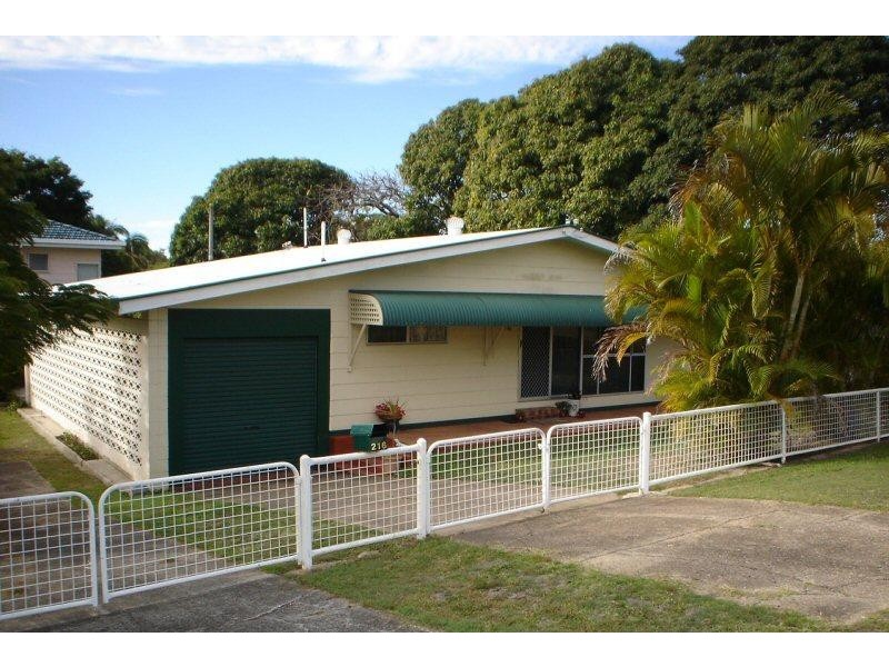 216 TORQUAY TERRACE, Torquay QLD 4655
