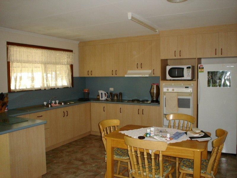 216 TORQUAY TERRACE, Torquay QLD 4655