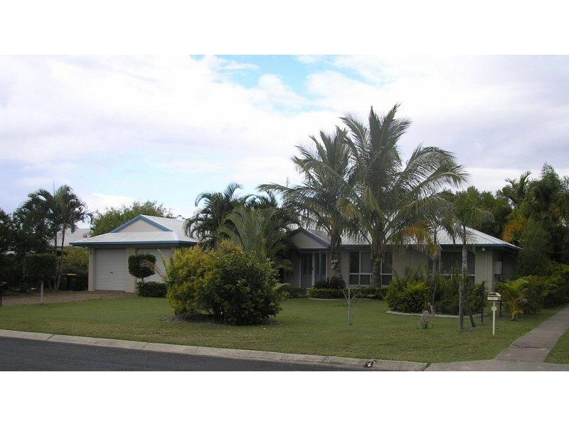 55 LADBROKE CRESCENT, Urangan QLD 4655
