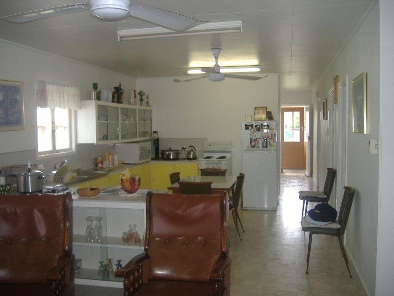 3 OCEAN STREET, Torquay QLD 4655
