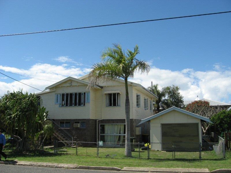 16 PILOT STREET, Urangan QLD 4655