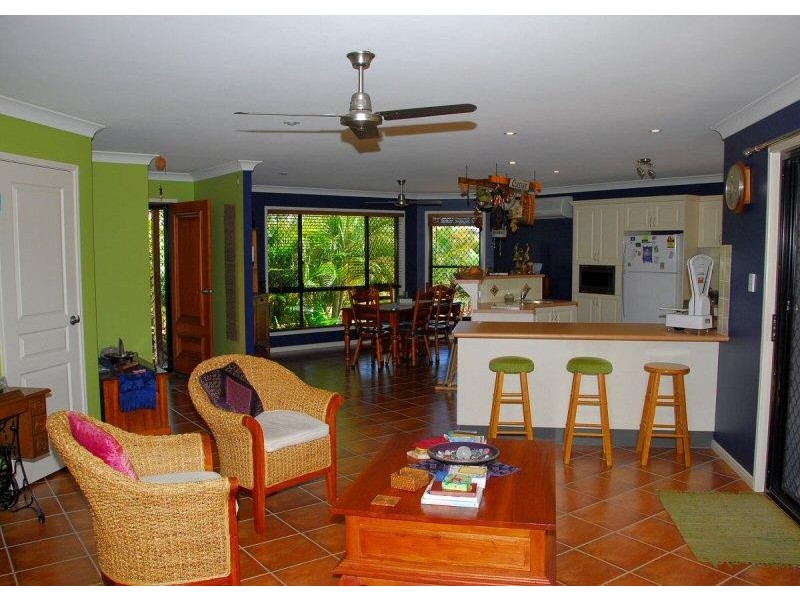 11 Layde Court, Urangan QLD 4655