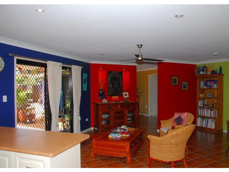 11 Layde Court, Urangan QLD 4655
