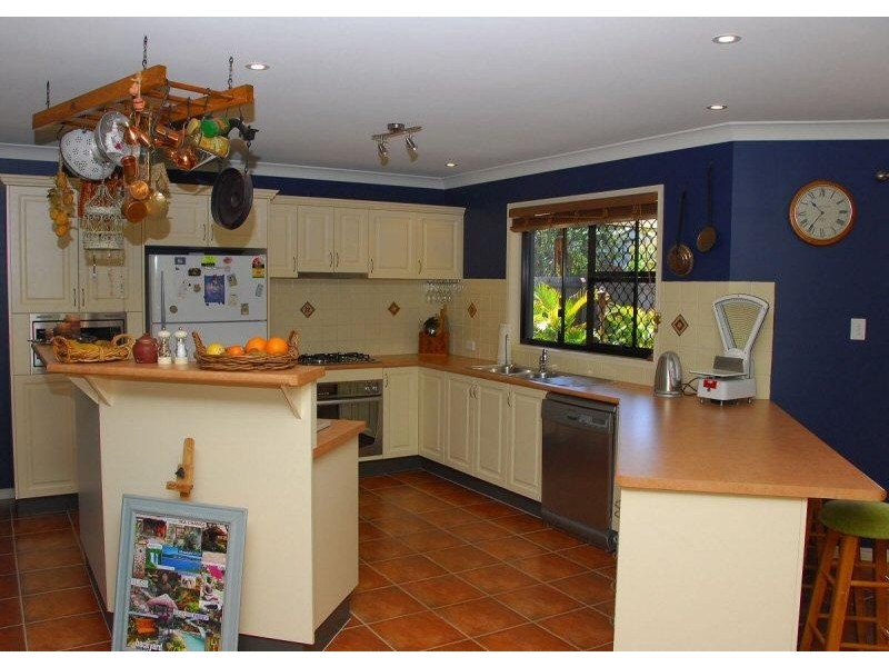 11 Layde Court, Urangan QLD 4655