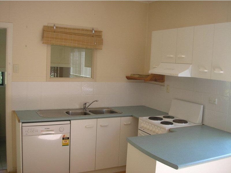 26 SPENCE STREET, Point Vernon QLD 4655