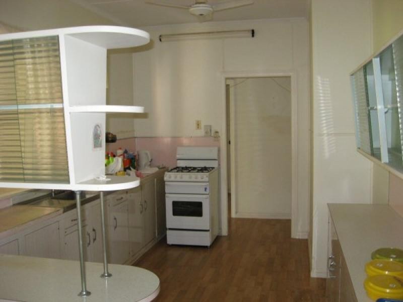 213 CYPRESS STREET, Urangan QLD 4655