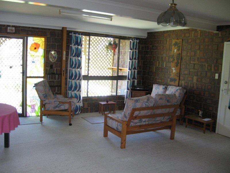 15 FLINDERS STREET, Point Vernon QLD 4655