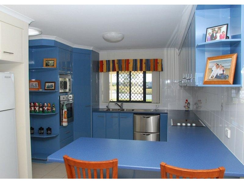 12 BRONTON WAY, Point Vernon QLD 4655