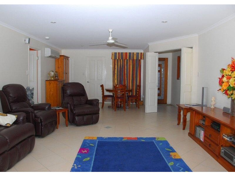 12 BRONTON WAY, Point Vernon QLD 4655