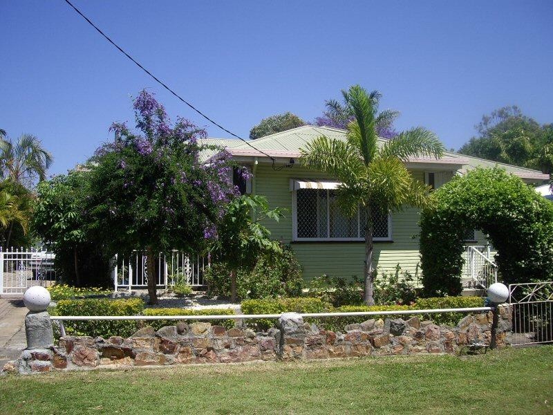 35 EAST STREET, Scarness QLD 4655