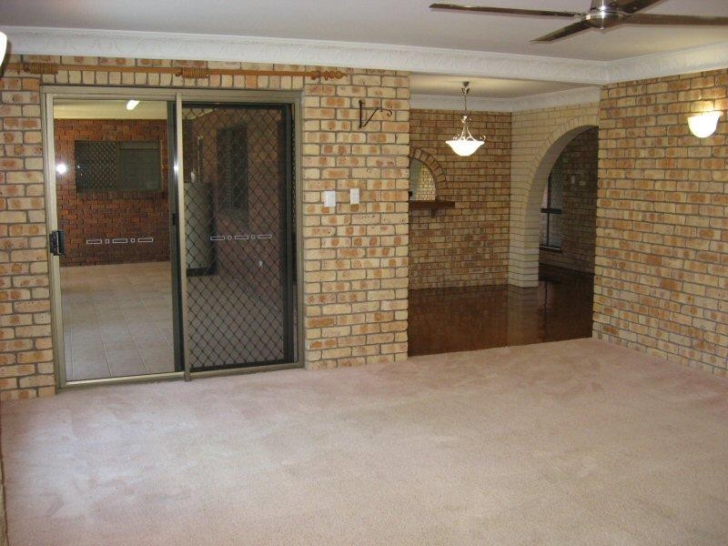 20 STEWART STREET, Urangan QLD 4655