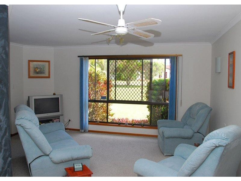 15 SOUTHERDEN STREET, Torquay QLD 4655