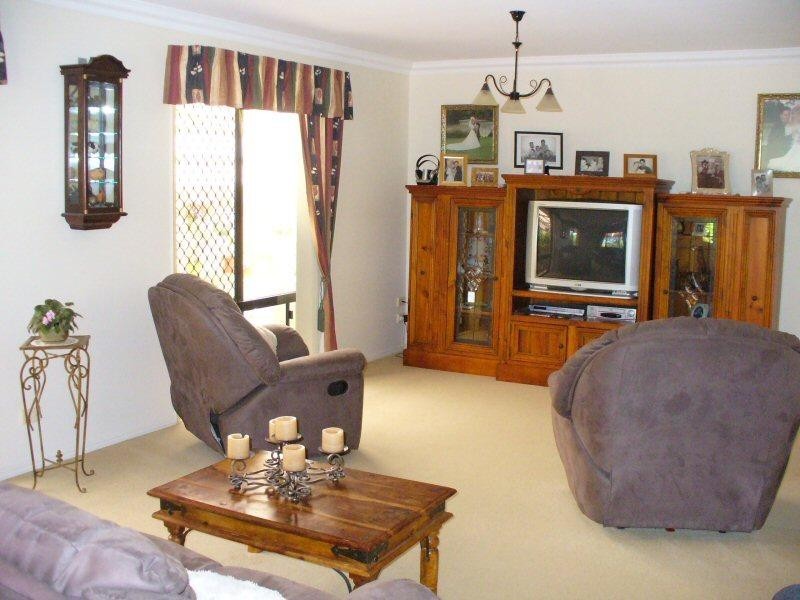 32 HEATHER WAY, Urraween QLD 4655