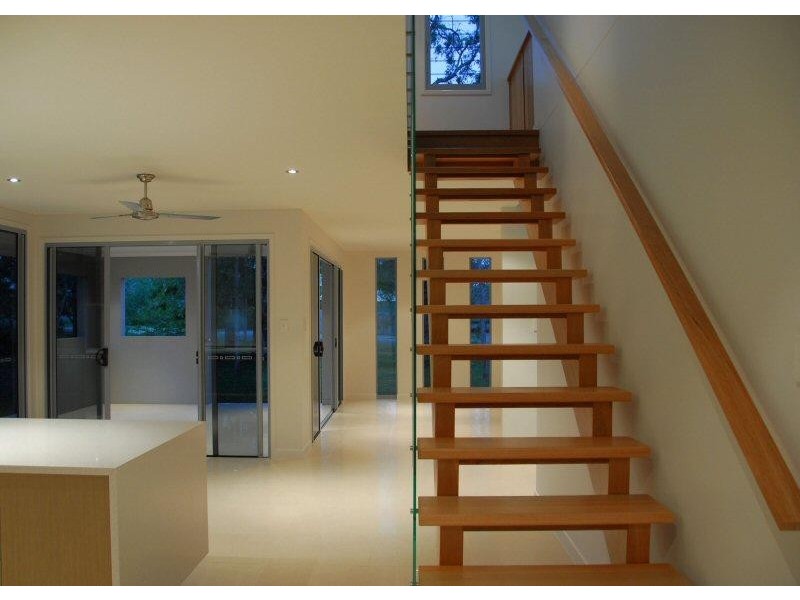 43 LYONS STREET, Point Vernon QLD 4655