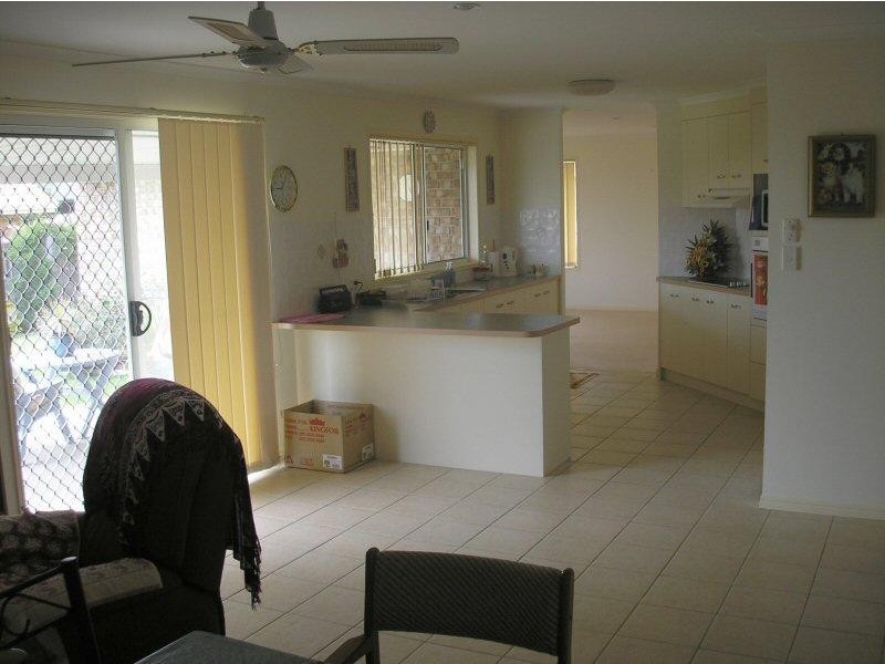 4 BENSON CLOSE, Urraween QLD 4655
