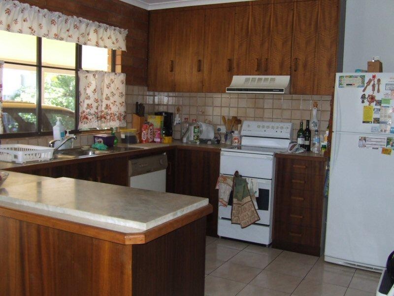 15 SUNSET CRESCENT, Torquay QLD 4655