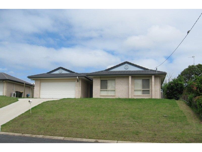 13 BARRY STREET, Torquay QLD 4655