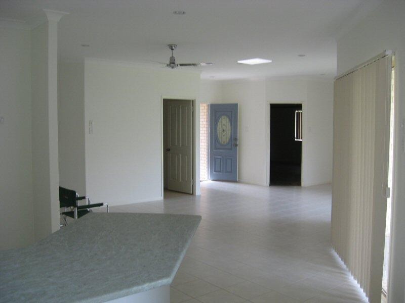 13 BARRY STREET, Torquay QLD 4655