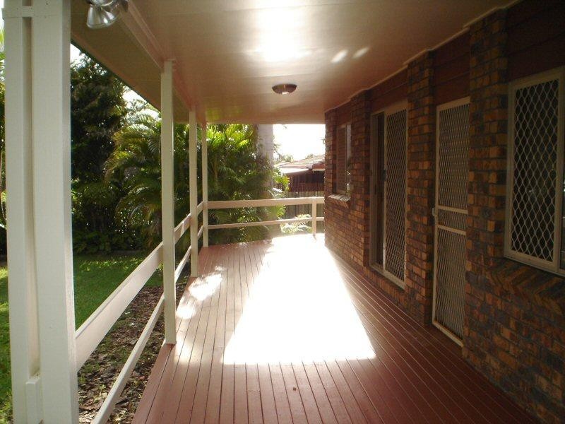 8 VANDA STREET, Urangan QLD 4655