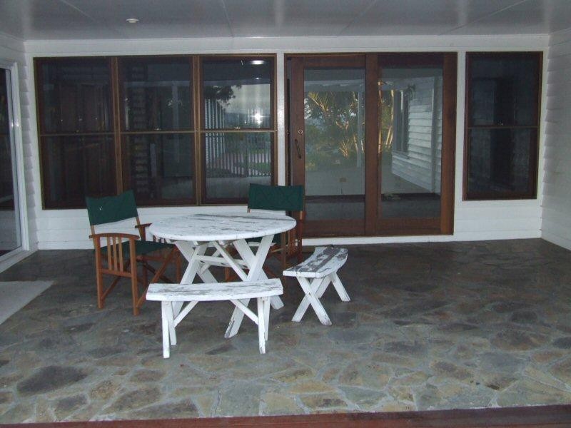 77 Esplanade, Point Vernon QLD 4655