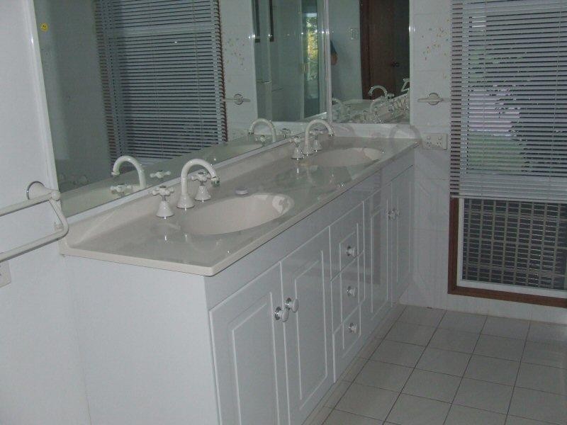 77 Esplanade, Point Vernon QLD 4655