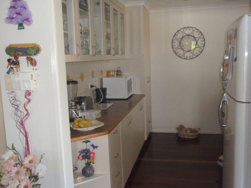 42 LONG STREET, Point Vernon QLD 4655