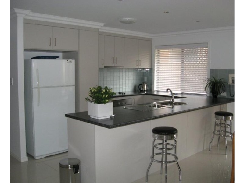 17 BAY BREEZE CLOSE, Wondunna QLD 4655