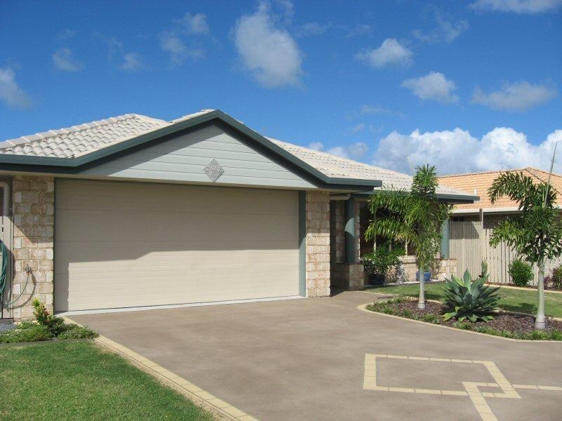 46 Moolyyir Street, Urangan QLD 4655