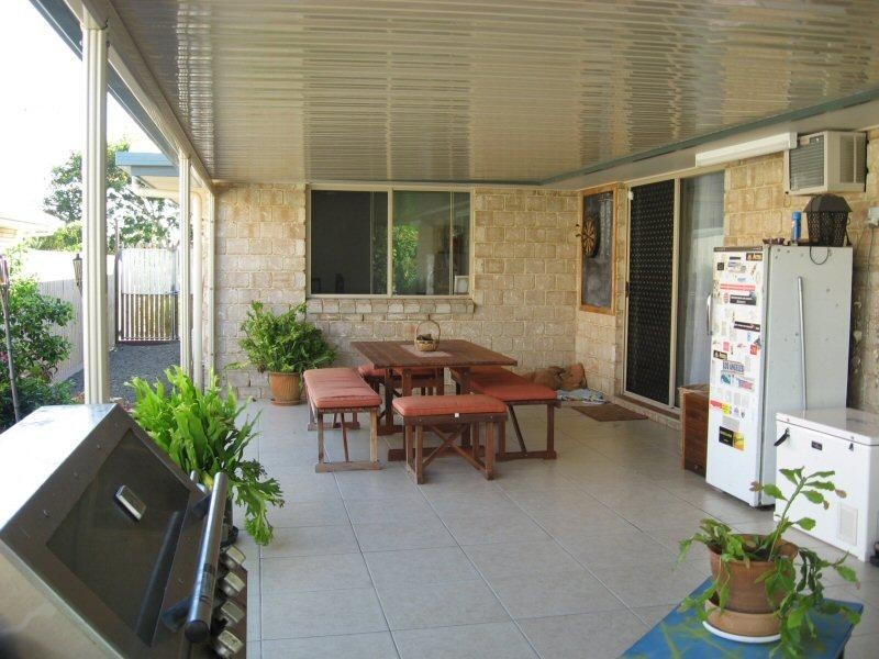 46 Moolyyir Street, Urangan QLD 4655