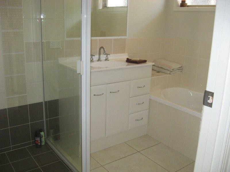 46 Moolyyir Street, Urangan QLD 4655