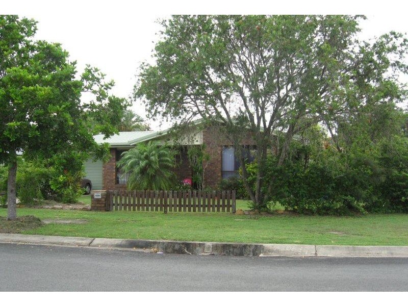 134 HAMMOND STREET, Urangan QLD 4655