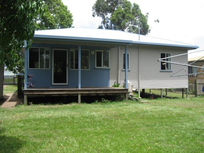 52 STEPHENSON STREET, Scarness QLD 4655