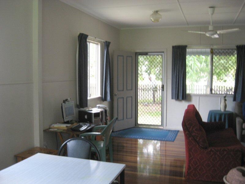 52 STEPHENSON STREET, Scarness QLD 4655