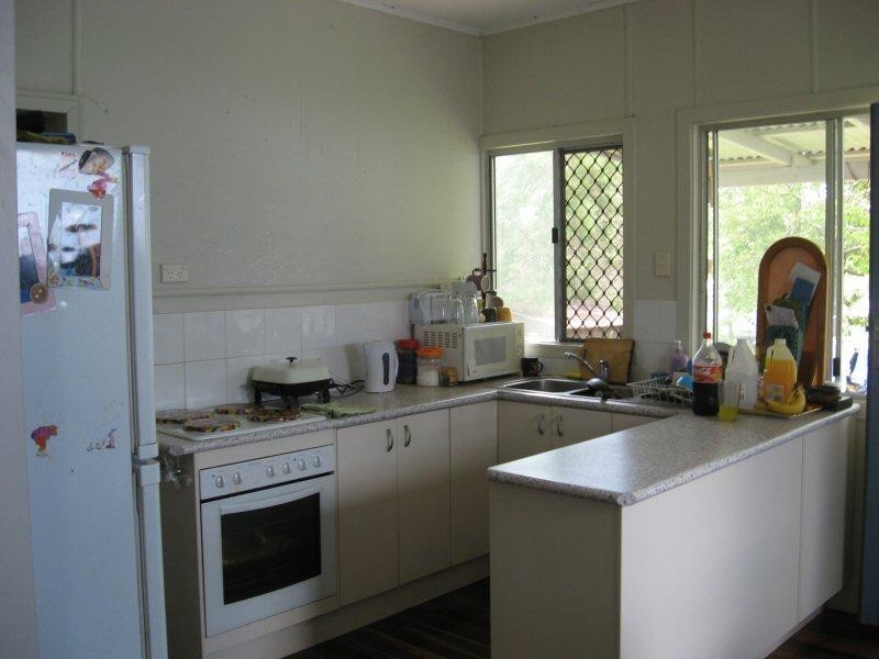 52 STEPHENSON STREET, Scarness QLD 4655