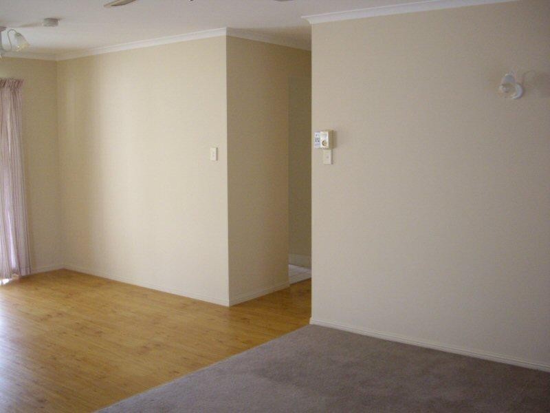 6 SHORELINE COURT, Urangan QLD 4655