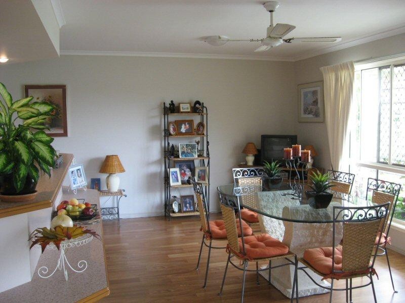 52 MOOLYYIR STREET, Urangan QLD 4655