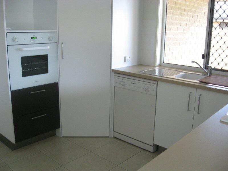 77 SAMARAI DRIVE, Kawungan QLD 4655