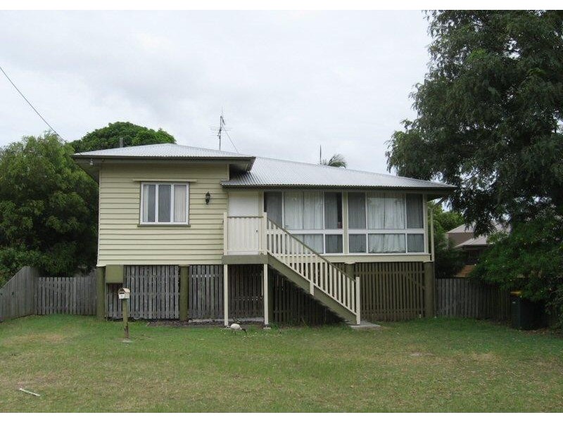 7 PINE STREET, Torquay QLD 4655
