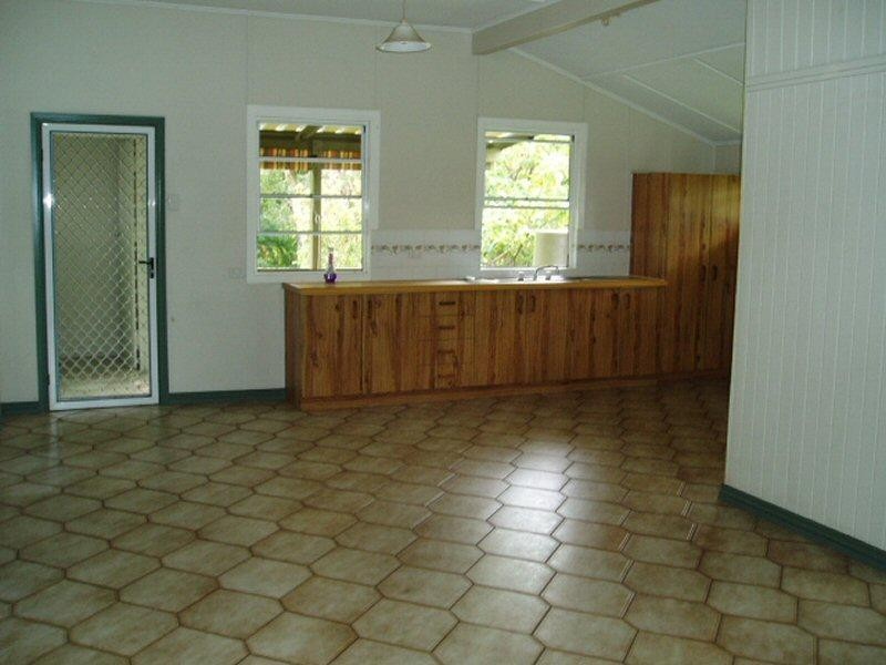 7 PINE STREET, Torquay QLD 4655