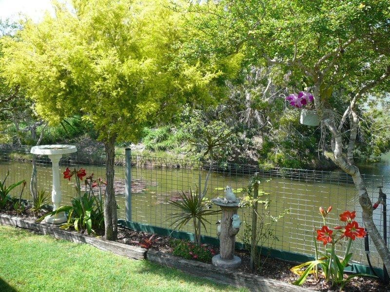 8 Lakeside Court, Torquay QLD 4655