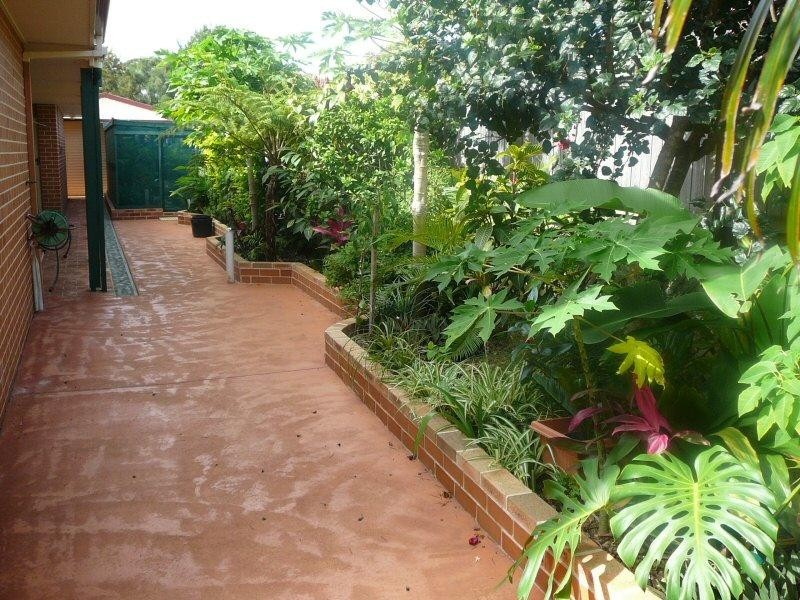 8 Lakeside Court, Torquay QLD 4655