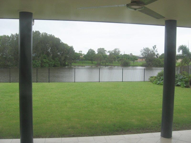 14 Harrison Circuit, Urangan QLD 4655