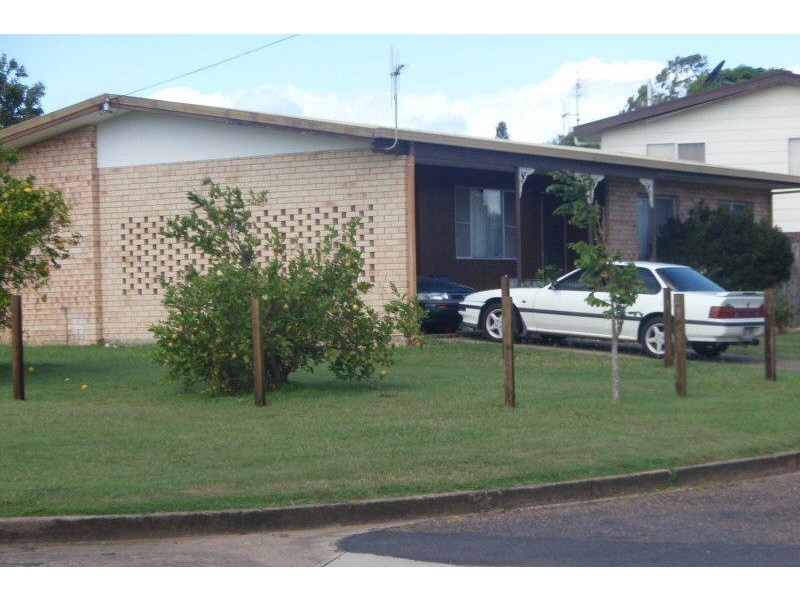 2 EDEN WAY, Point Vernon QLD 4655