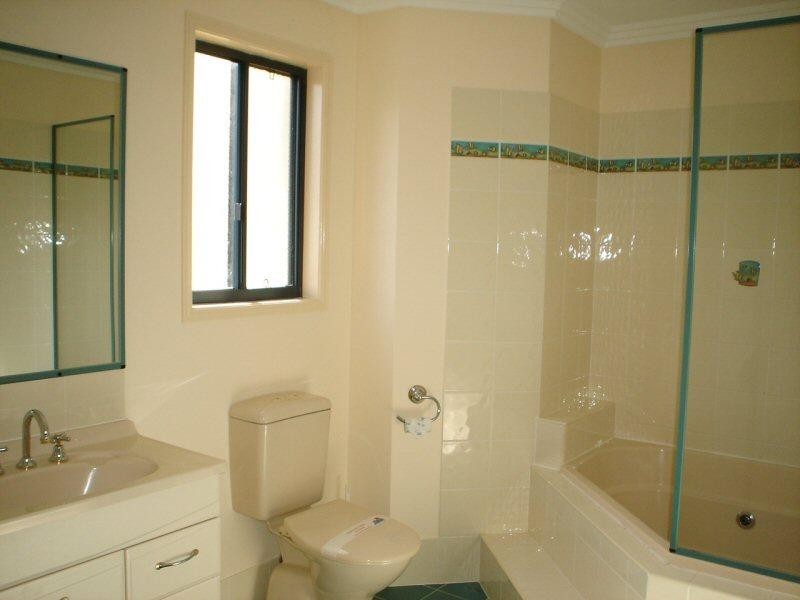 Unit 3/33 Elizabeth Street, Urangan QLD 4655