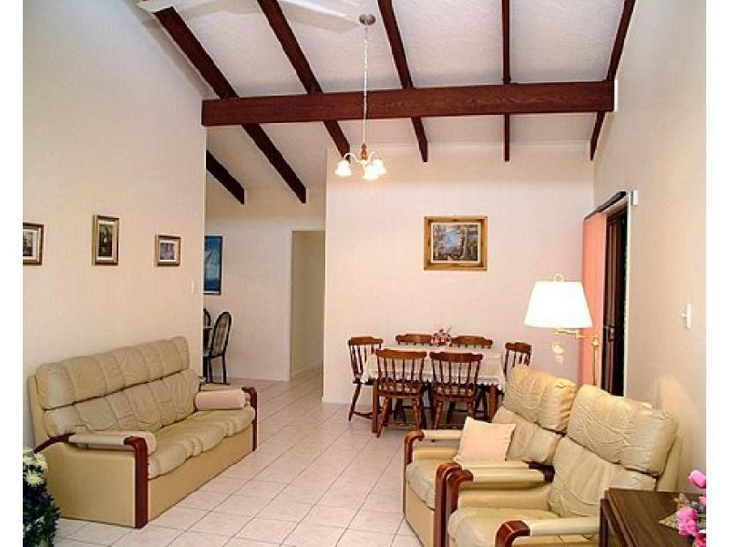 7 SEABREEZE LANE, Point Vernon QLD 4655