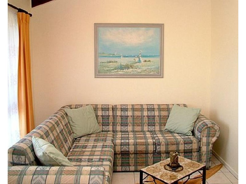 7 SEABREEZE LANE, Point Vernon QLD 4655